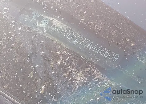 2026 Tesla Model Y Long Range Dual Motor All-Wheel Drive z USA, uszkodzony, nr VIN 7SAYGDED2TA446609